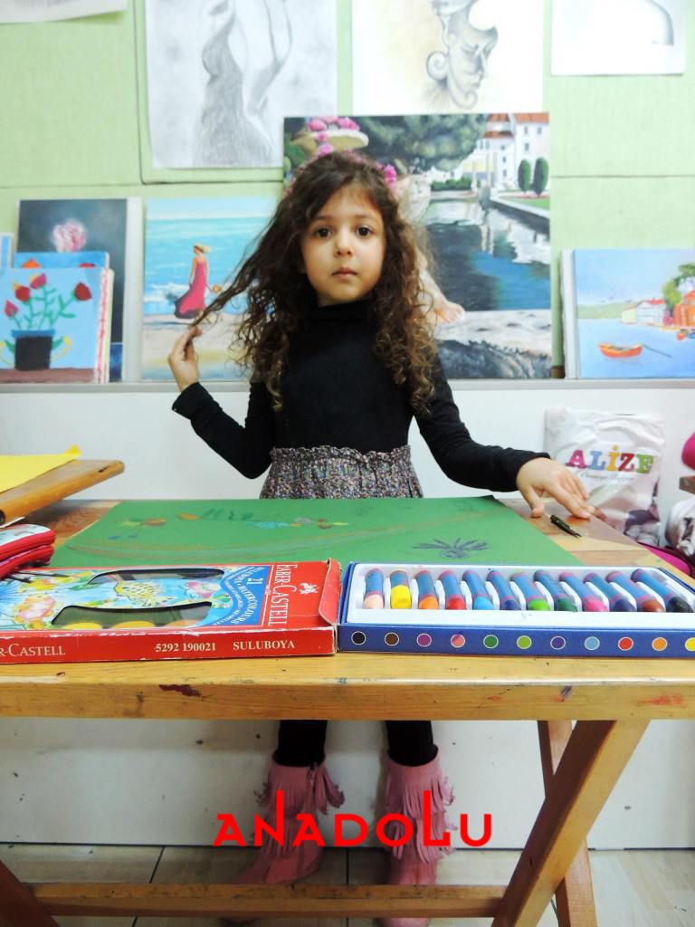 Çocuklar Pastel Boyama Yaparlarken Eskişehir