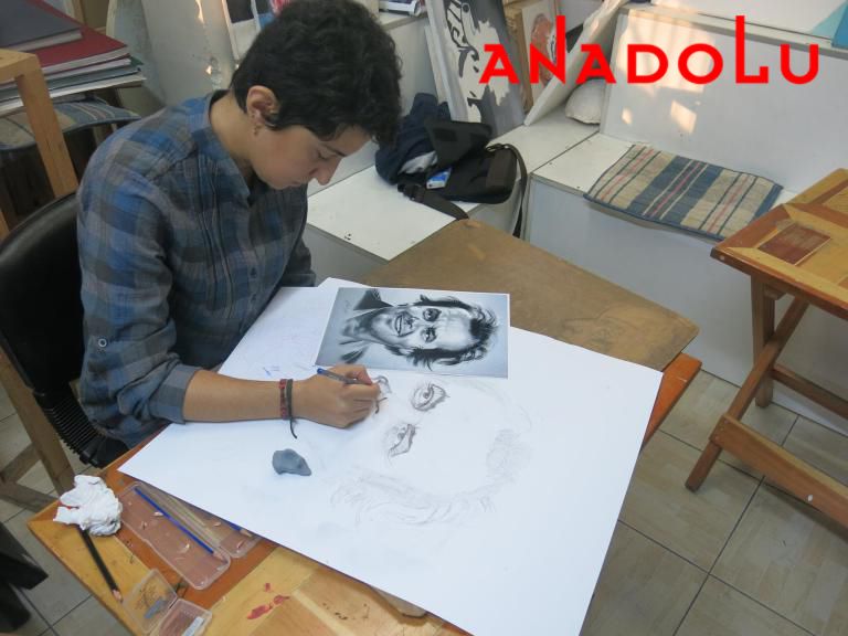 Hobi Grubu Karakalem Potresi Çalışan Kadın Eskişehir